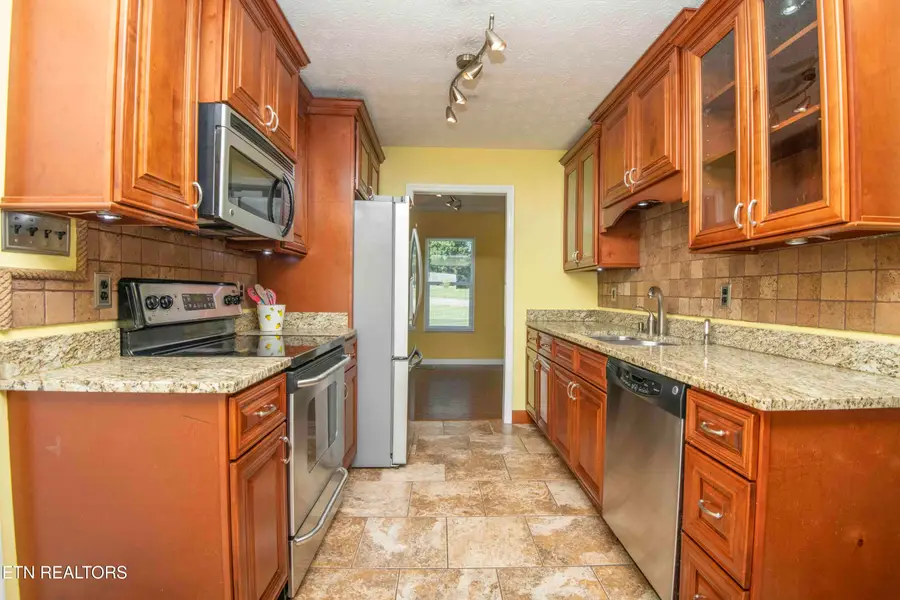 1203 E Woodshire Drive, Knoxville, TN 37922 - #2