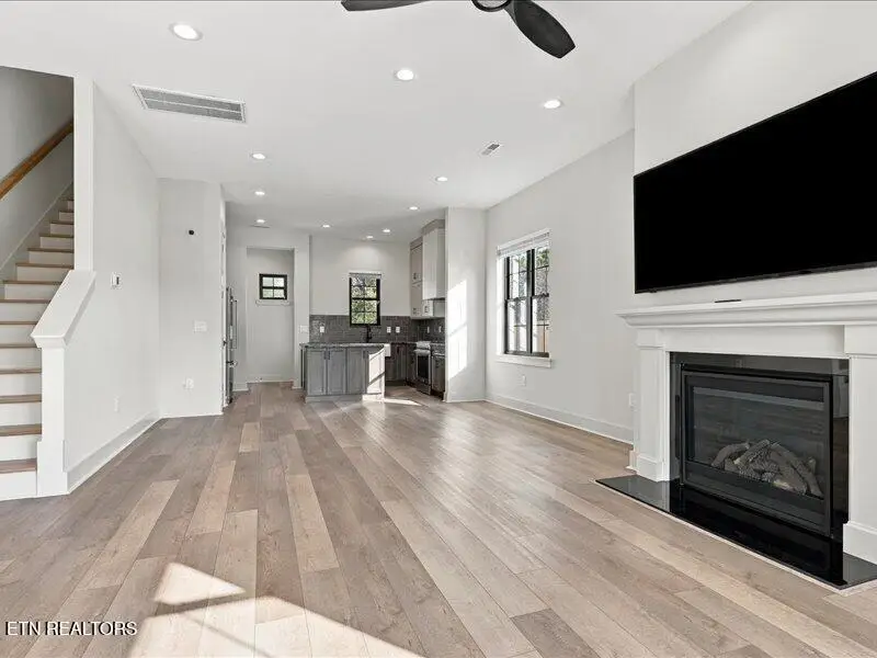 1511 Grainger Ave, Knoxville, TN 37917 - #3