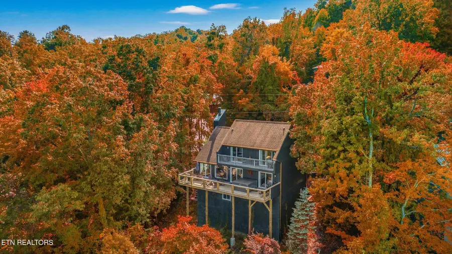 1679 Zurich Rd, Gatlinburg, TN 37738 - #2
