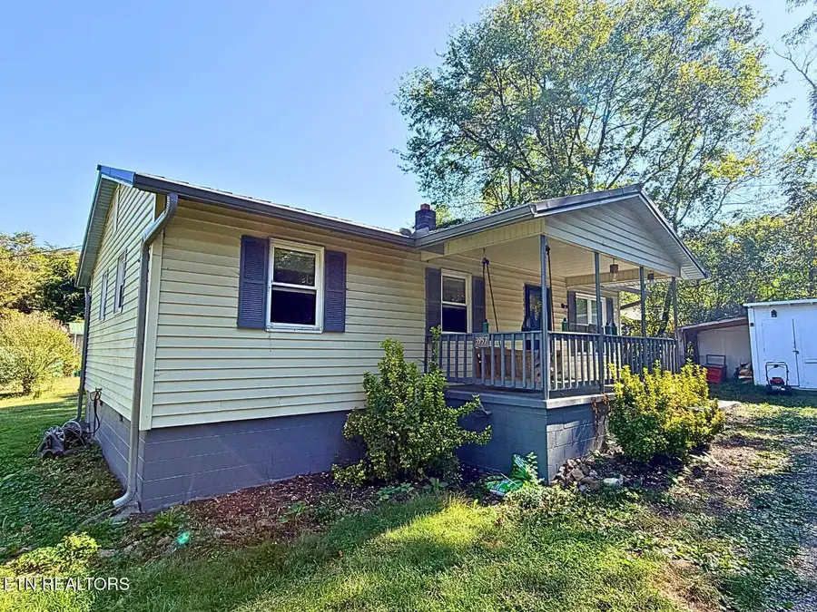 3957 Payne Hollow Rd, Walland, TN 37886 - #2