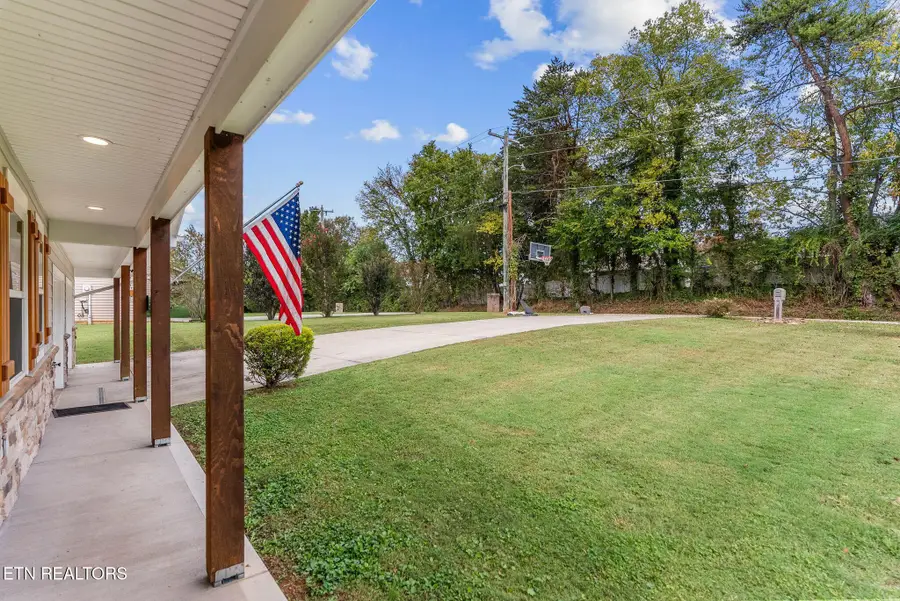 917 Huntington Farms Rd, Maryville, TN 37803 - #3