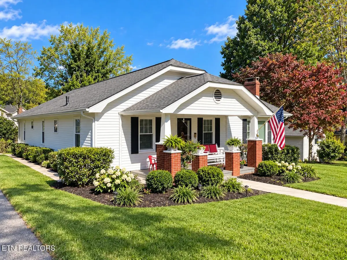 108 W Elm St, Lafollette, TN 37766 - #1