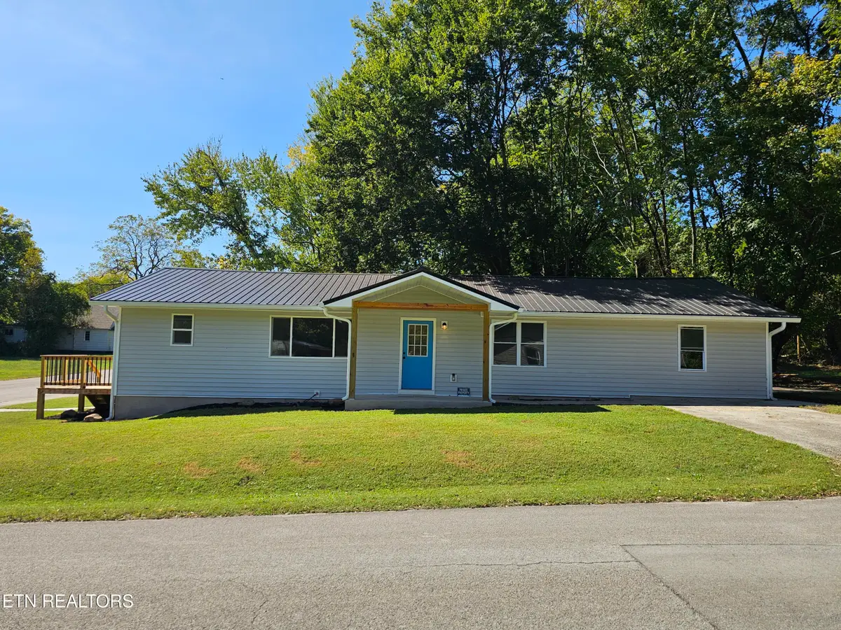 321 N Dunlap Ave, Rockwood, TN 37854 - #1
