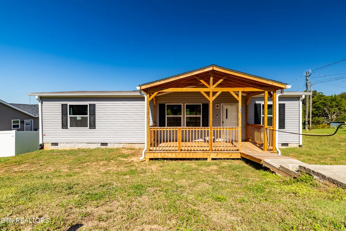 702 Childress Ave, Sweetwater, TN 37874 - #1