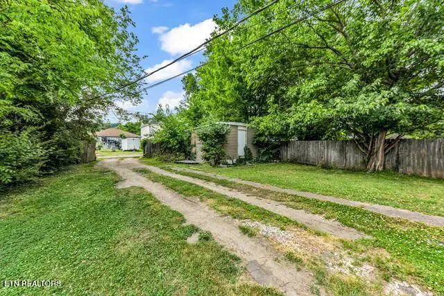 123 E Springdale Ave, Knoxville, TN 37917 - #2