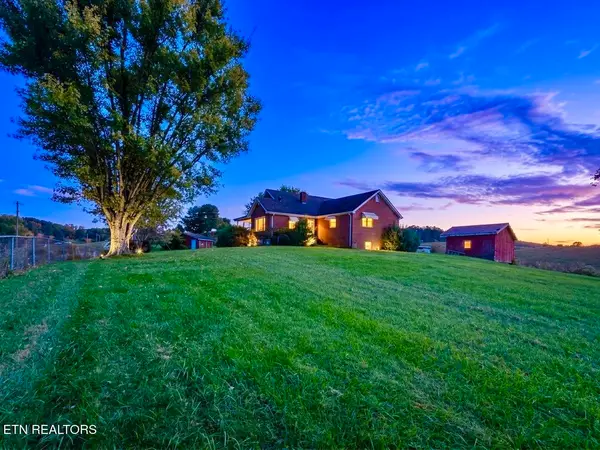 469 Patchwork Rd, Rose Hill, VA 24281