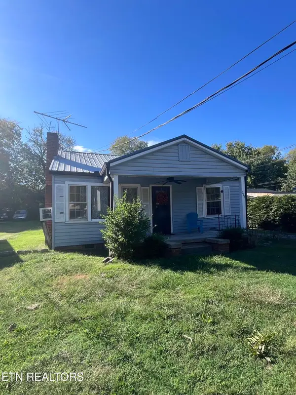 227 Henderson Ave, Sevierville, TN 37862
