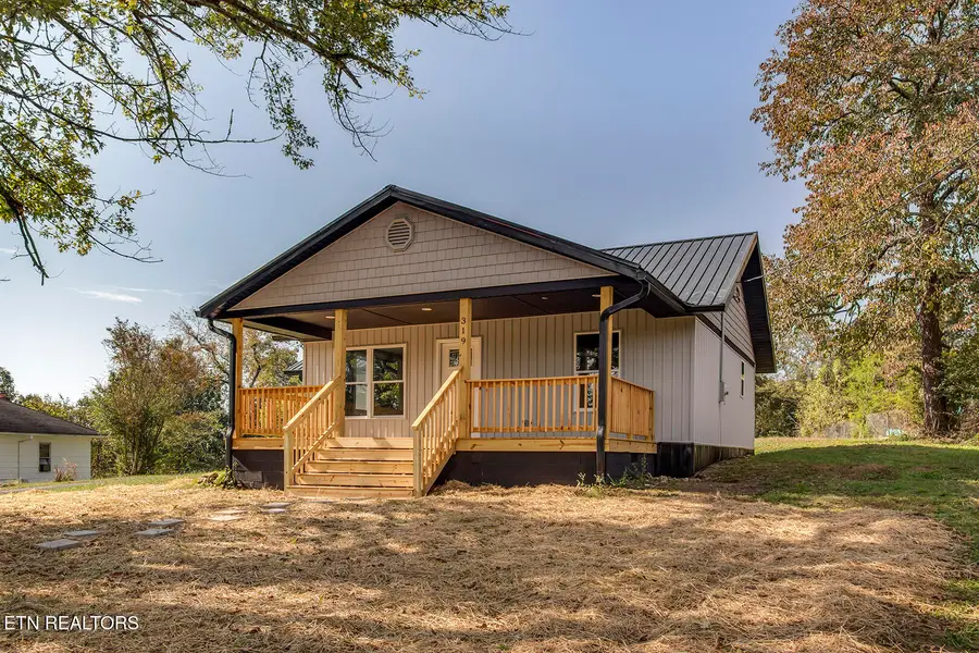 319 S Church Ave, Rockwood, TN 37854 - #3