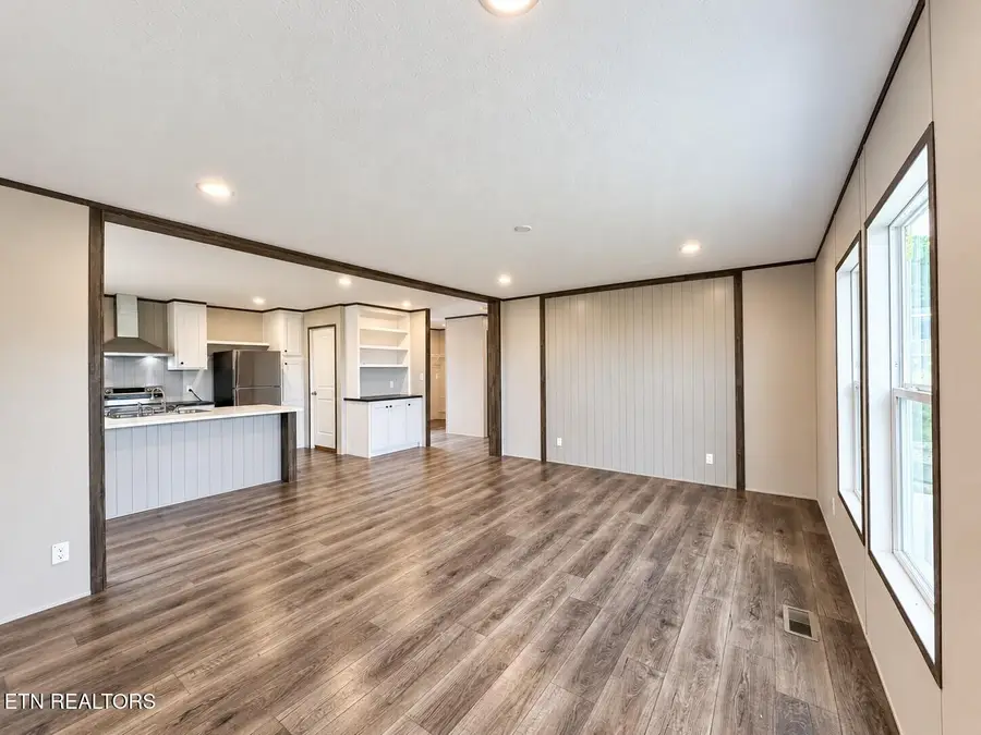 200 Laura Boling Loop Rd, Strawberry Plains, TN 37871 - #3