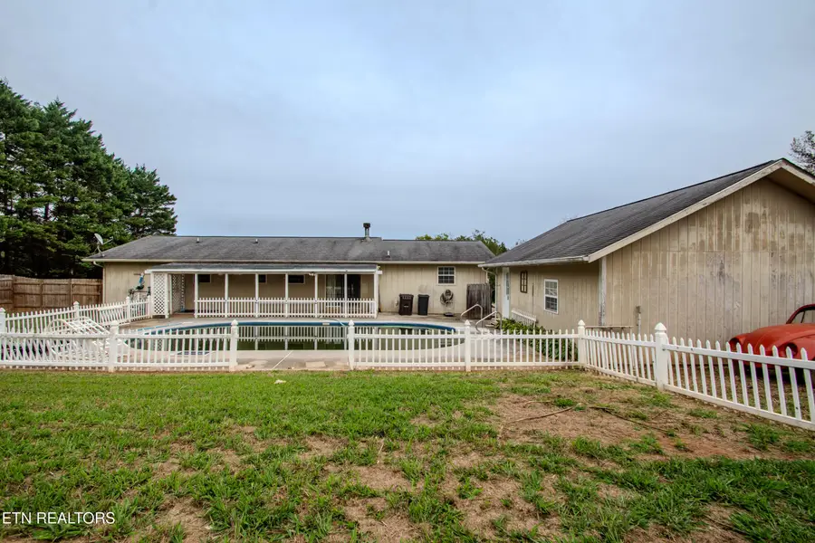 1194 Rawhide Tr, Lenoir City, TN 37772 - #3