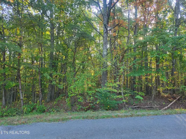 233 Malvern Rd, Crossville, TN 38558