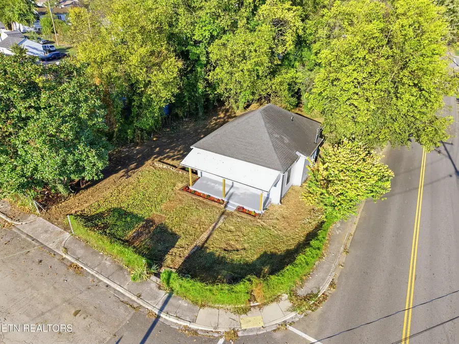 1423 Jefferson Ave, Maryville, TN 37804 - #3