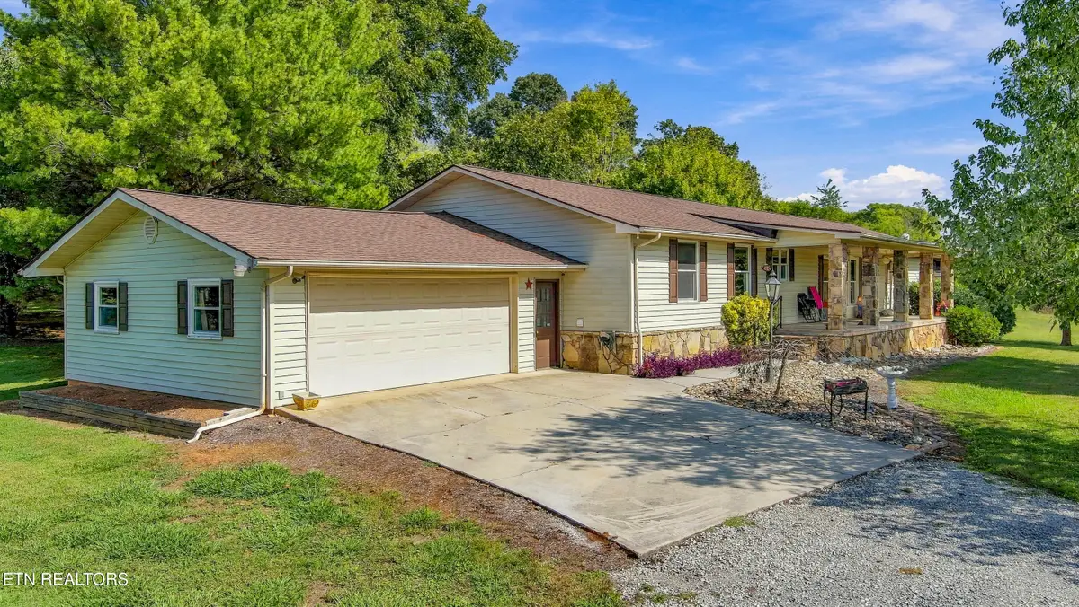 353 Bell View Rd, Greenback, TN 37742 - #1