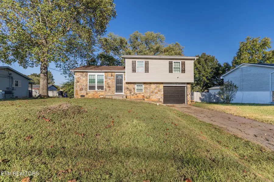 5720 Montina Rd, Knoxville, TN 37912 - #3
