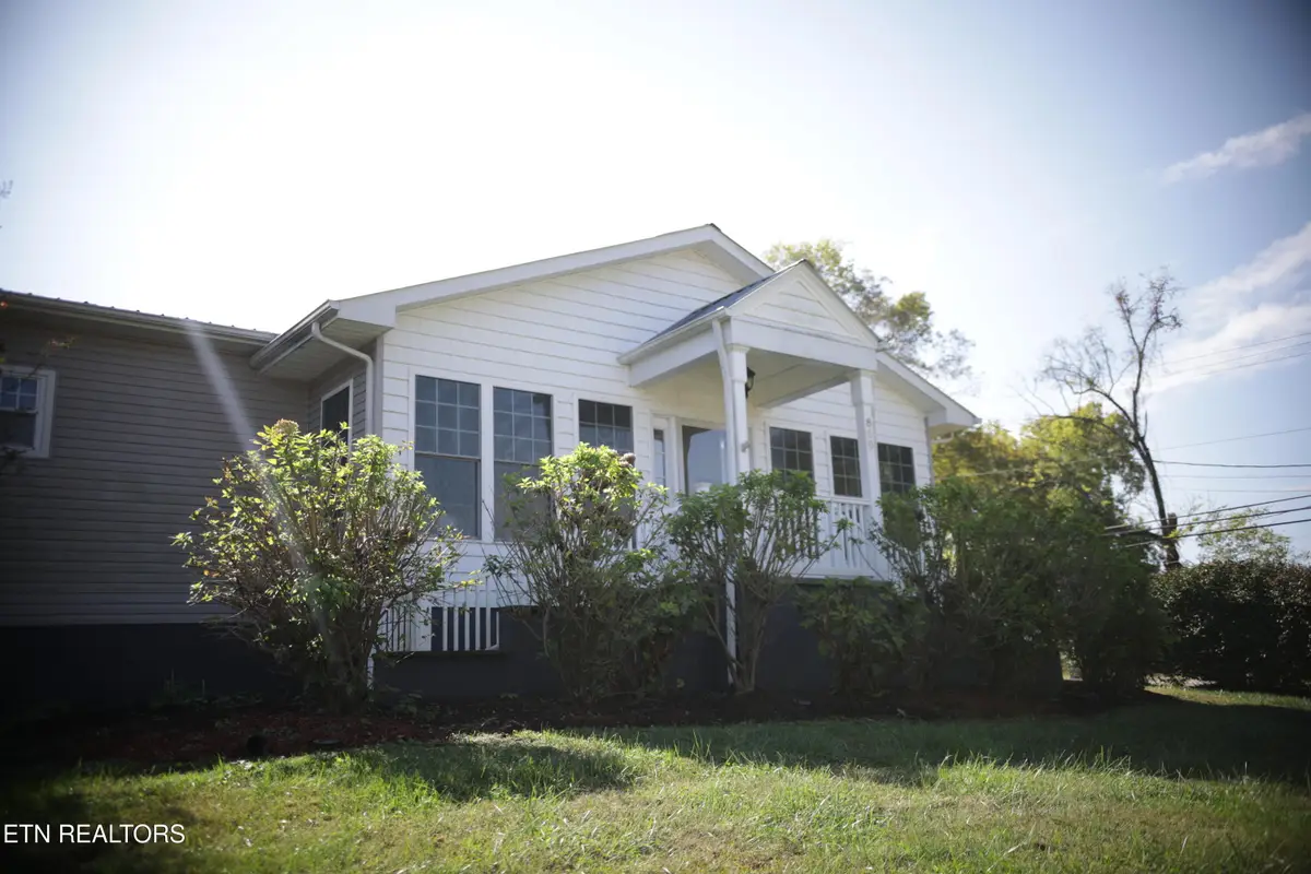 800 N Kingston Ave, Rockwood, TN 37854 - #1