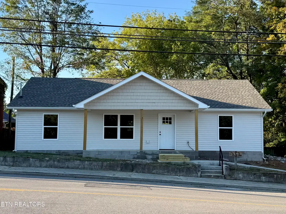 252 Fourth St, Crossville, TN 38555 - #1