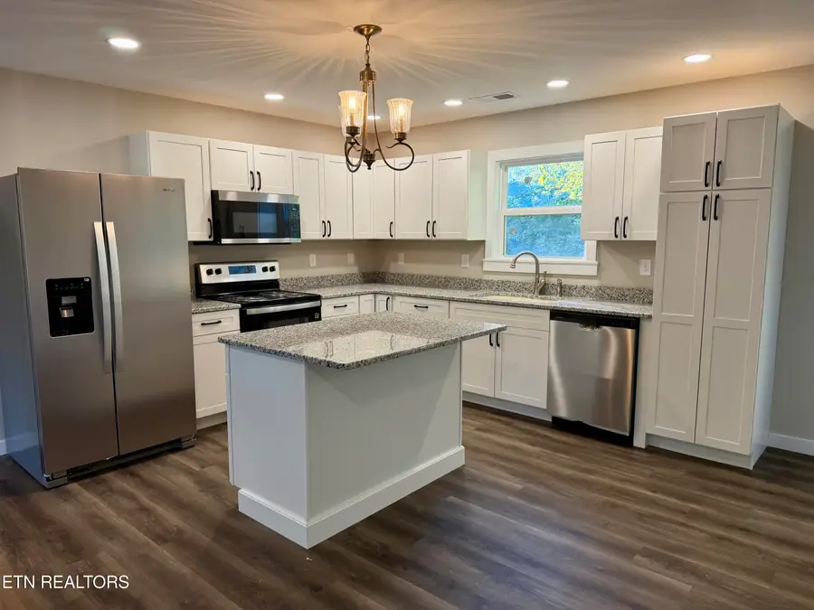 252 Fourth St, Crossville, TN 38555 - #3