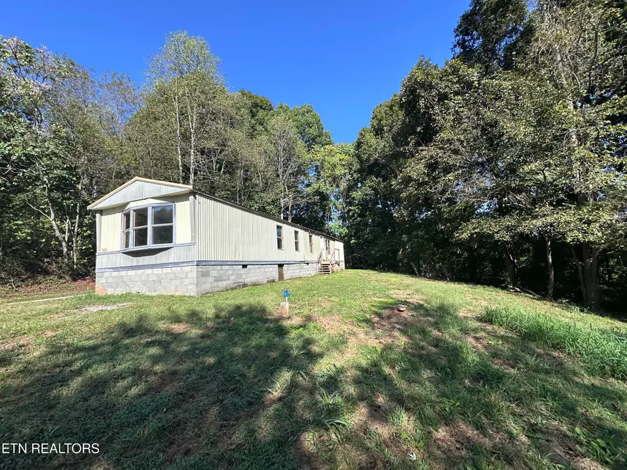 4236 Sweetwater Vonore Rd, Sweetwater, TN 37874 - #2