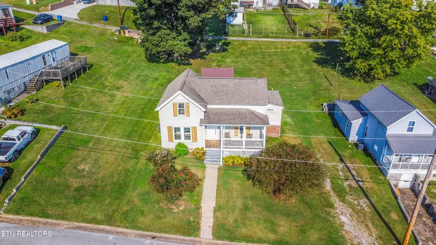 509 W 3rd Ave, Lenoir City, TN 37771 - #2