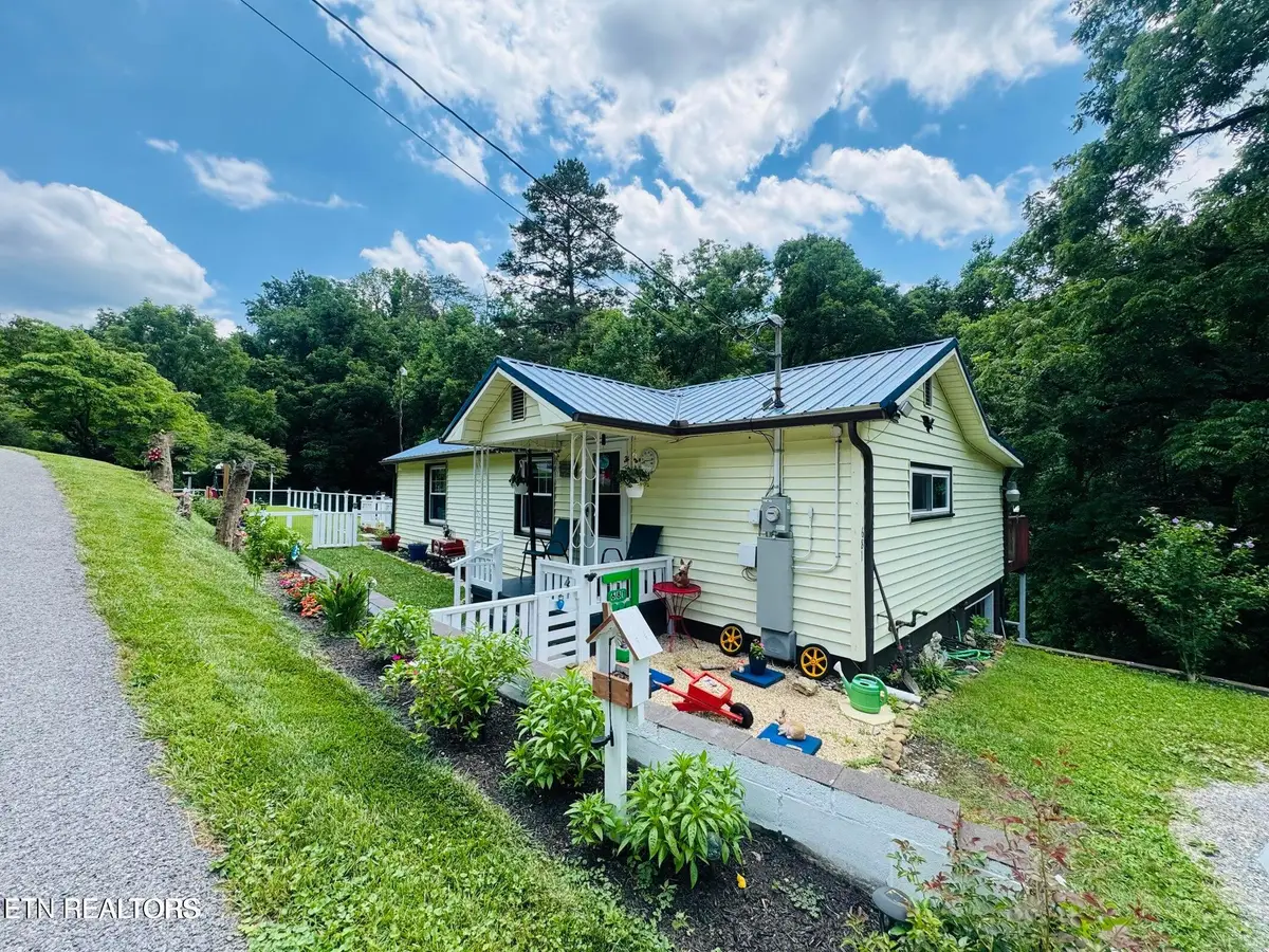 681 Island Cove Rd, Rocky Top, TN 37769 - #1