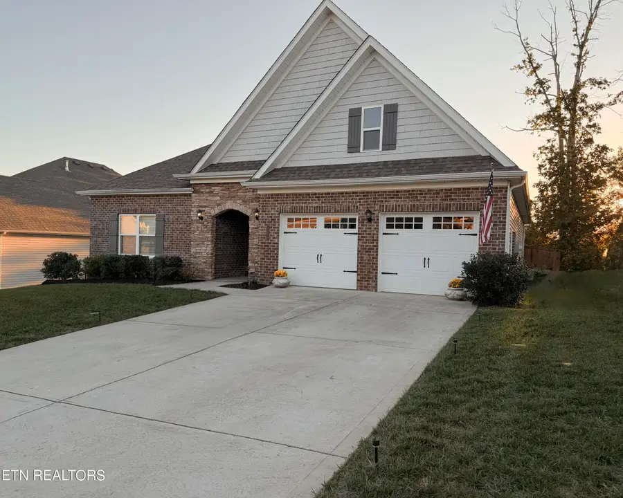308 Aspen Drive, Lenoir City, TN 37771 - #2