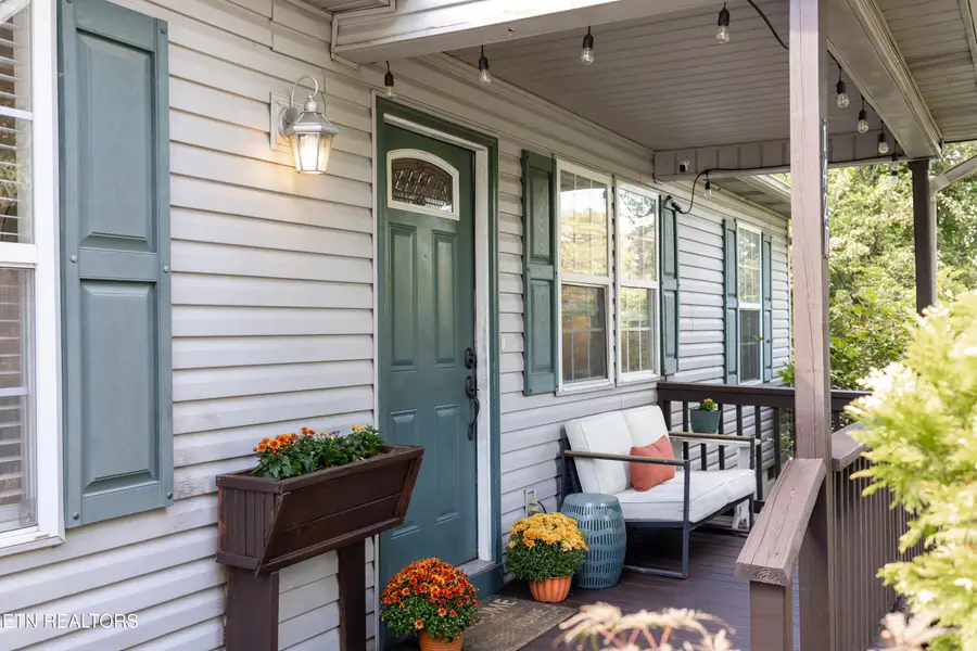 1427 Mcmillan St, Knoxville, TN 37917 - #2