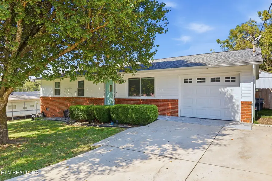 733 E Beaver Creek Drive, Knoxville, TN 37918 - #2