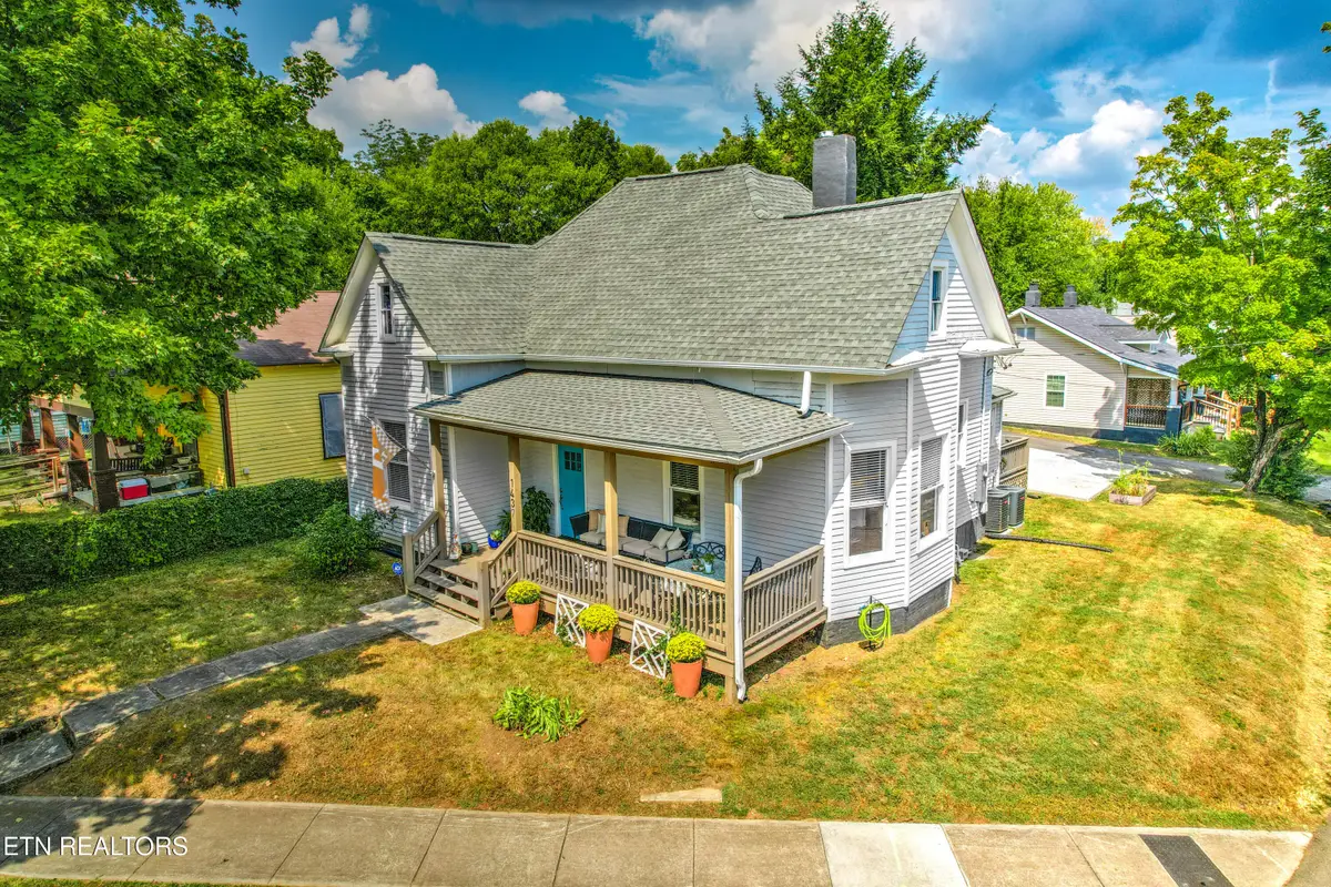 1437 Grainger Ave, Knoxville, TN 37917 - #1