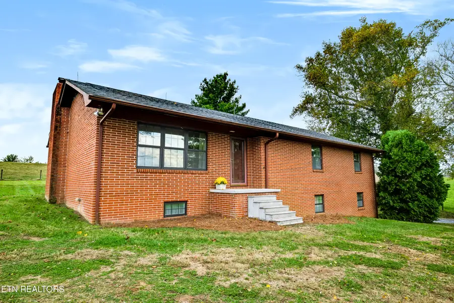 5008 N Wildwood Rd, Maryville, TN 37804 - #2