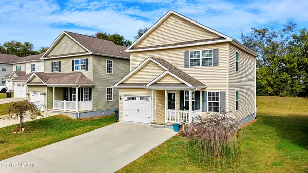 222 Heritage Crossing Drive, Maryville, TN 37804
