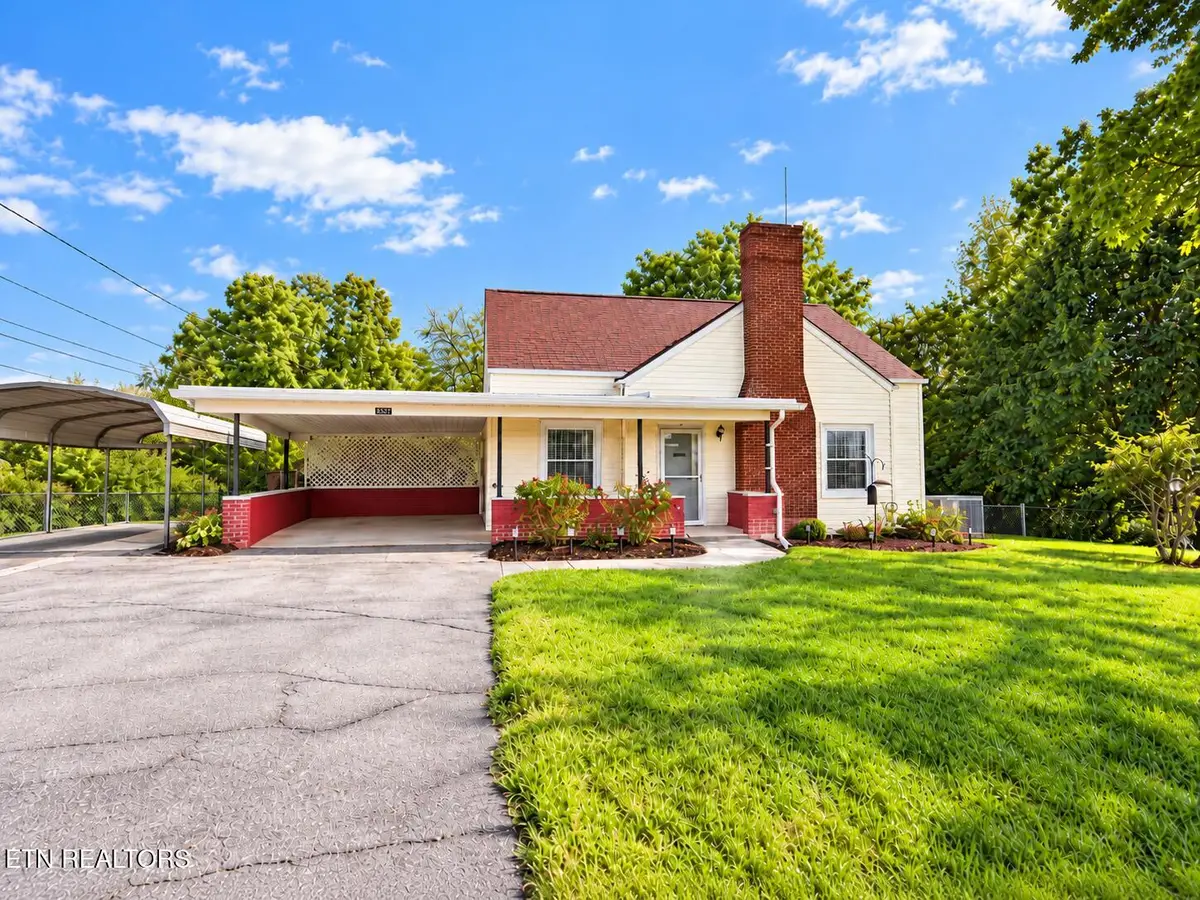 392 Harrison Ave, Lenoir City, TN 37771 - #1
