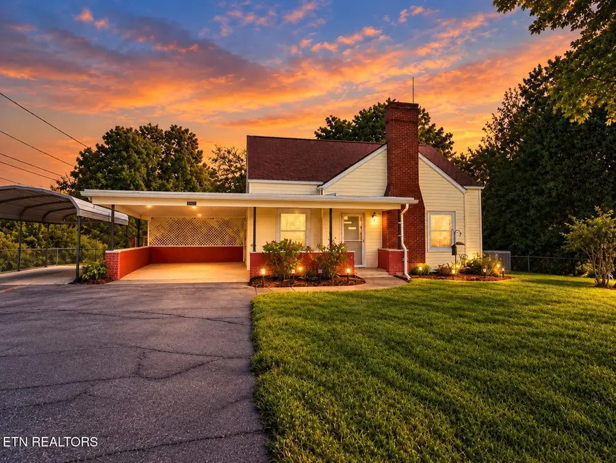 392 Harrison Ave, Lenoir City, TN 37771 - #2