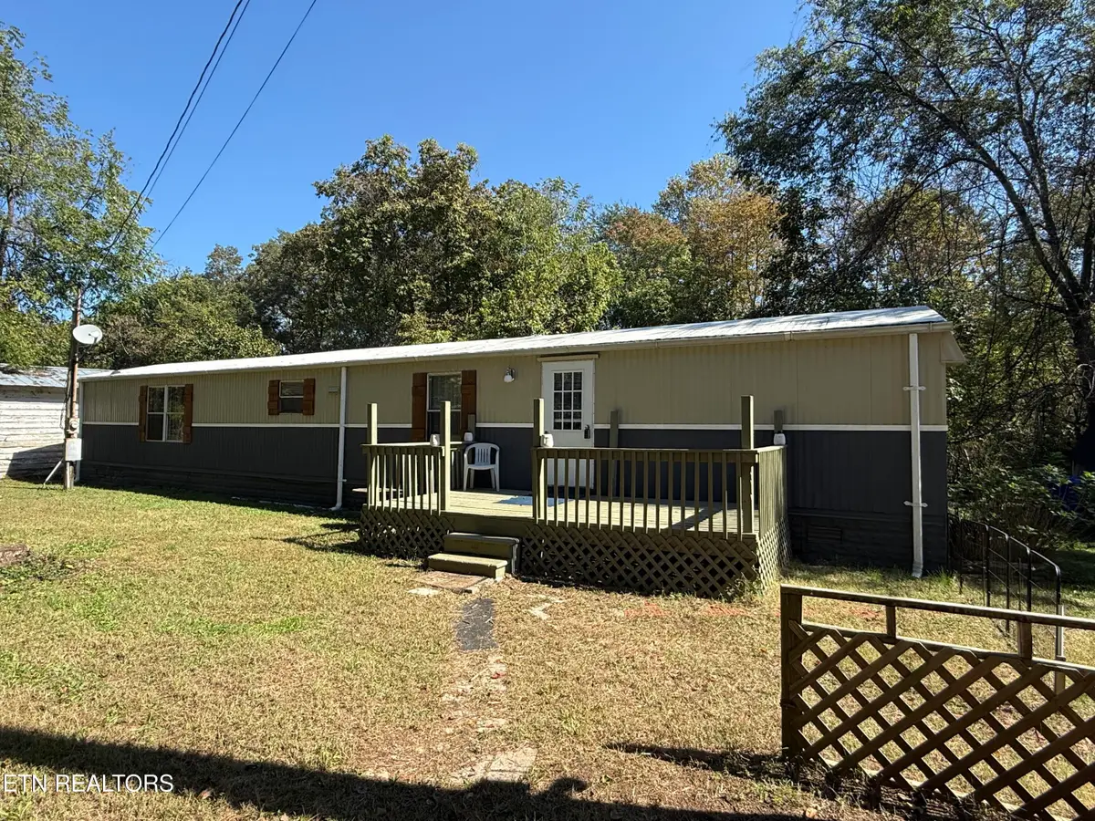 627 Clinch Ave, Clinton, TN 37716 - #1