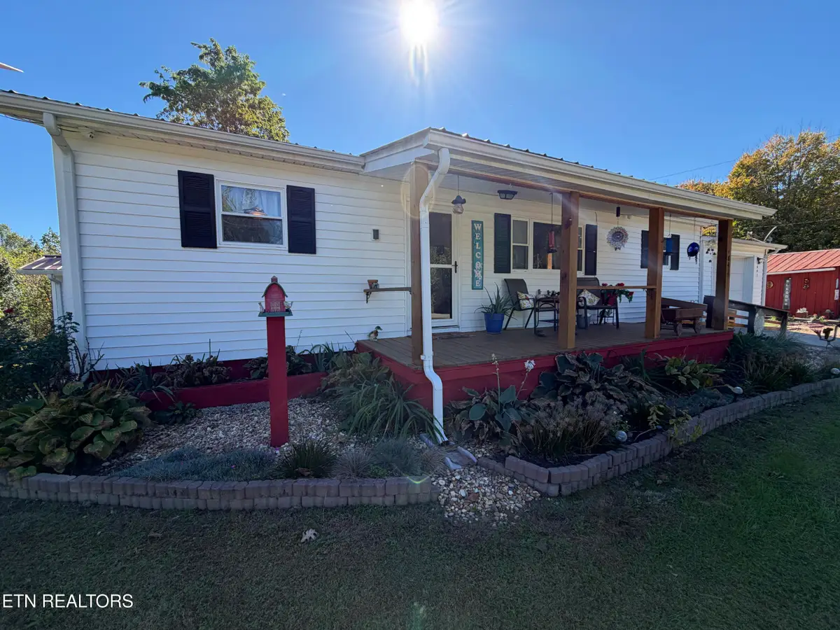 841 Yellow Cliff Rd, Jamestown, TN 38556 - #1