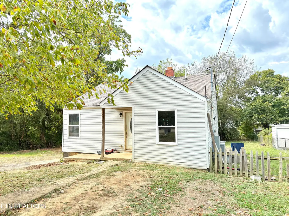 3229 Shields Ave, Knoxville, TN 37914 - #1
