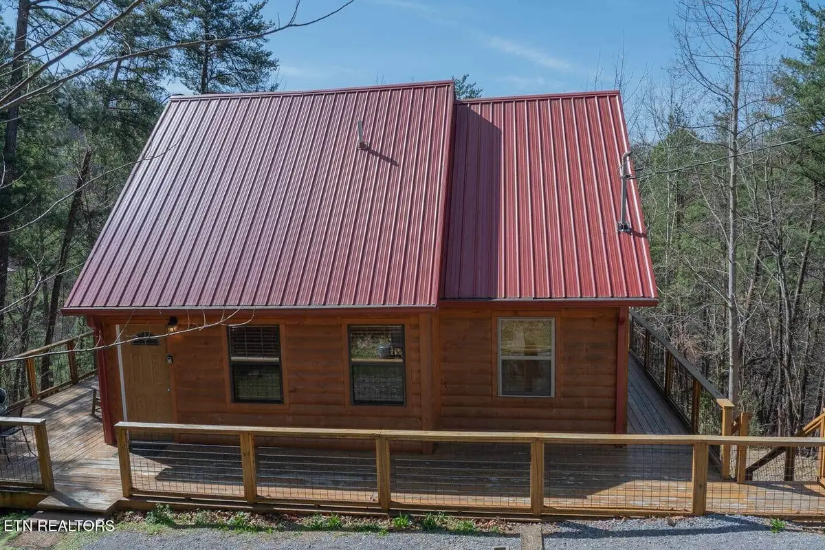3046 Engle Town Rd, Pigeon Forge, TN 37862 - #1