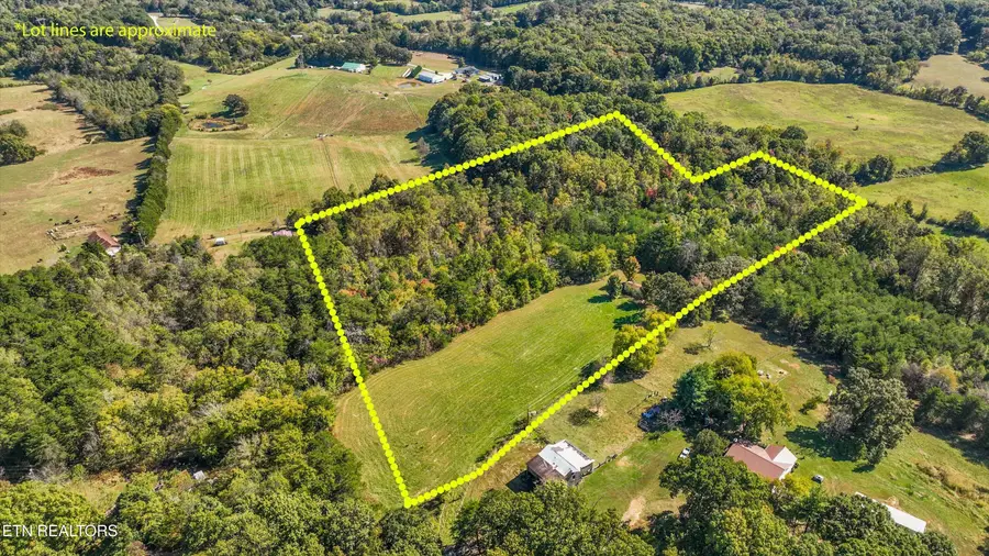 744 Rosewood Way, Dandridge, TN 37725 - #2