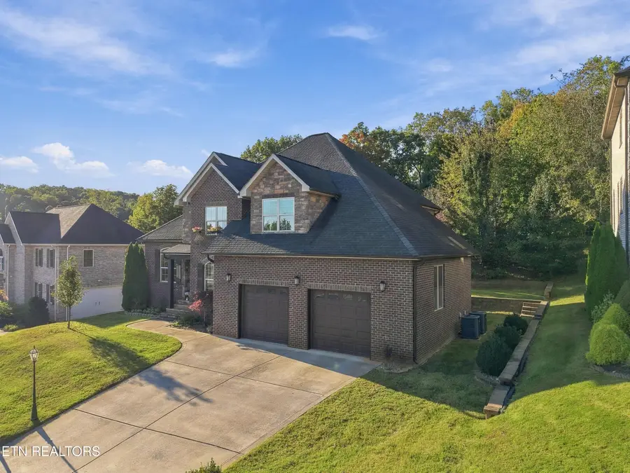 10015 Castleglen Lane, Knoxville, TN 37922 - #3
