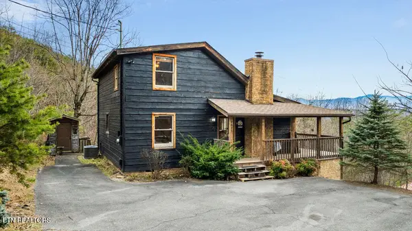 1625 Bear Claw Way, Sevierville, TN 37862