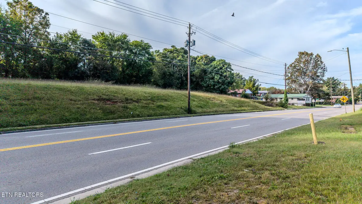 2118 E Morris Blvd, Morristown, TN 37813 - #1