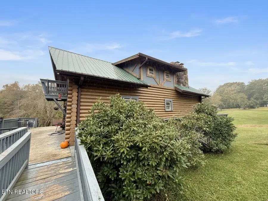 215 Grave Hill Rd, Oneida, TN 37841 - #2