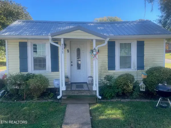 711 N B St, Lenoir City, TN 37771