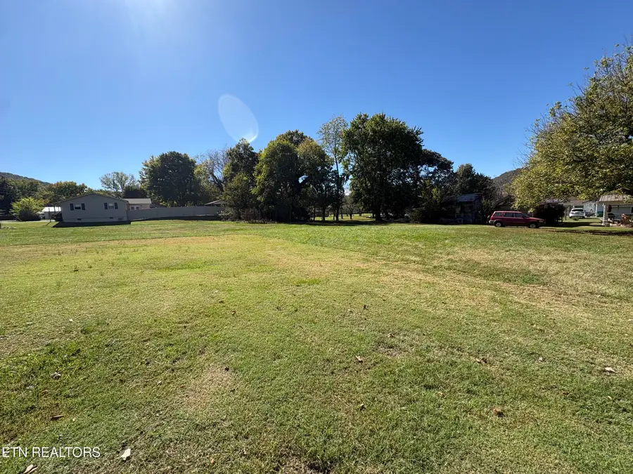 518 Rock Creek Rd, Erwin, TN 37650 - #2