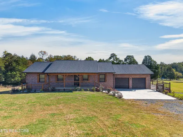 318 N Wooddale Rd, Strawberry Plains, TN 37871