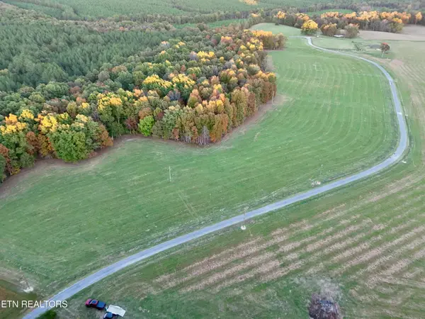 Poke Patch Rd, Crossville, TN 38572