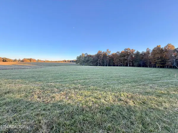 Poke Patch Rd, Crossville, TN 38572