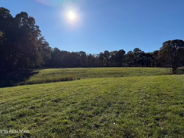 Poke Patch Rd, Crossville, TN 38572