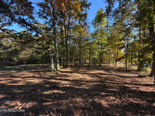 Poke Patch Rd, Crossville, TN 38572