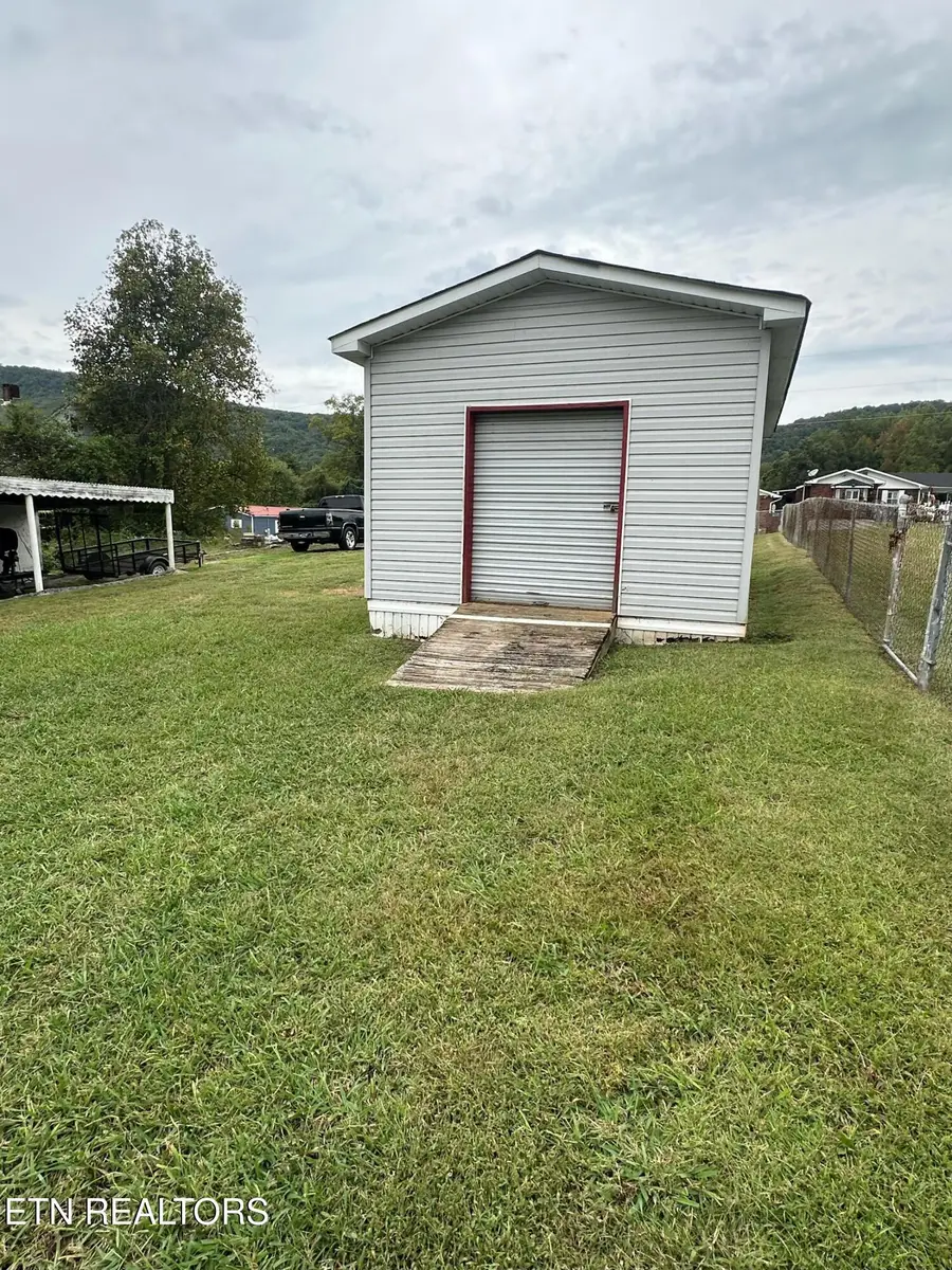 407 N Wilder Ave, Rockwood, TN 37854 - #2
