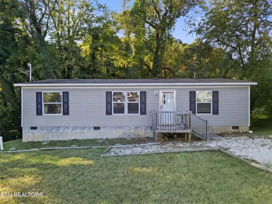 438 Jarnigan St, Clinton, TN 37716 - #2